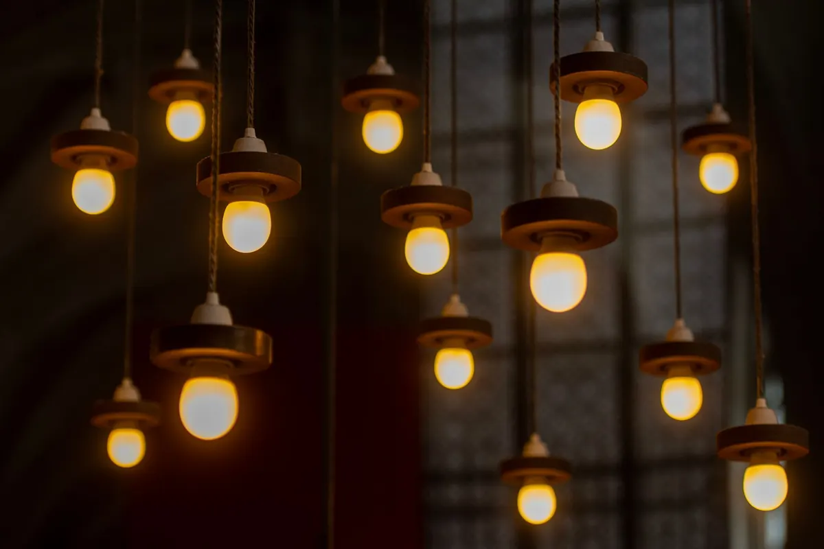 Warm White vs Cool White Bulbs: Which Colour Temperature Suits Each Room?